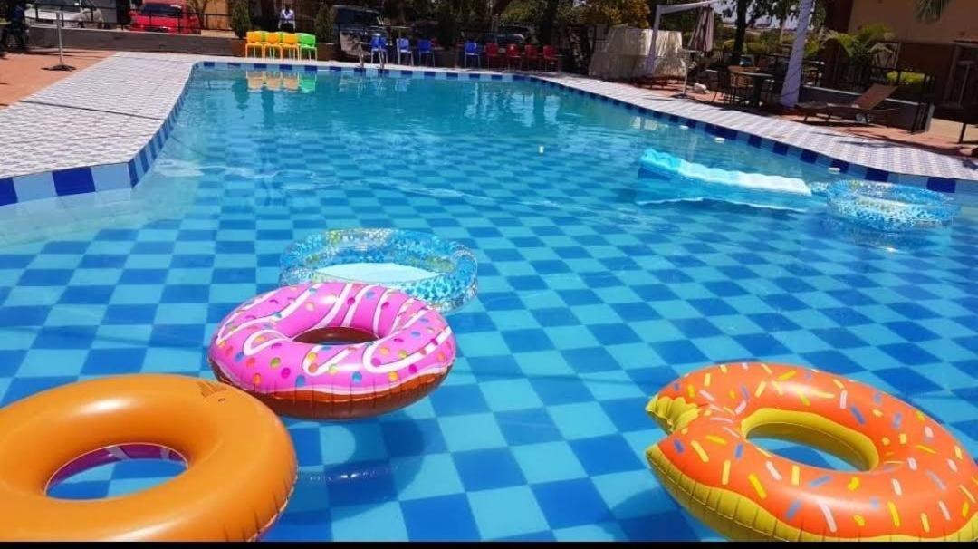Chamba Valley Exotic Hotel Lusaka Exteriör bild