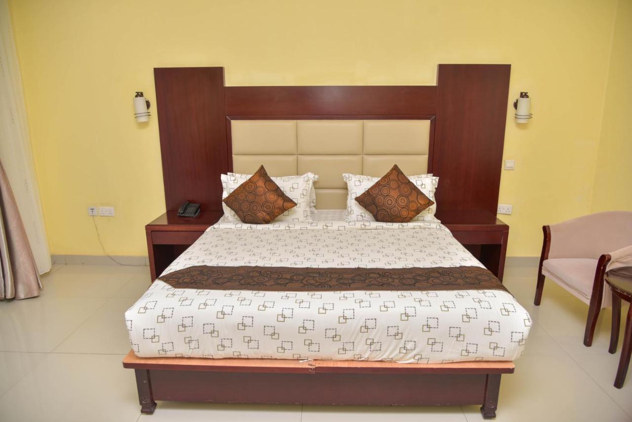 Chamba Valley Exotic Hotel Lusaka Exteriör bild