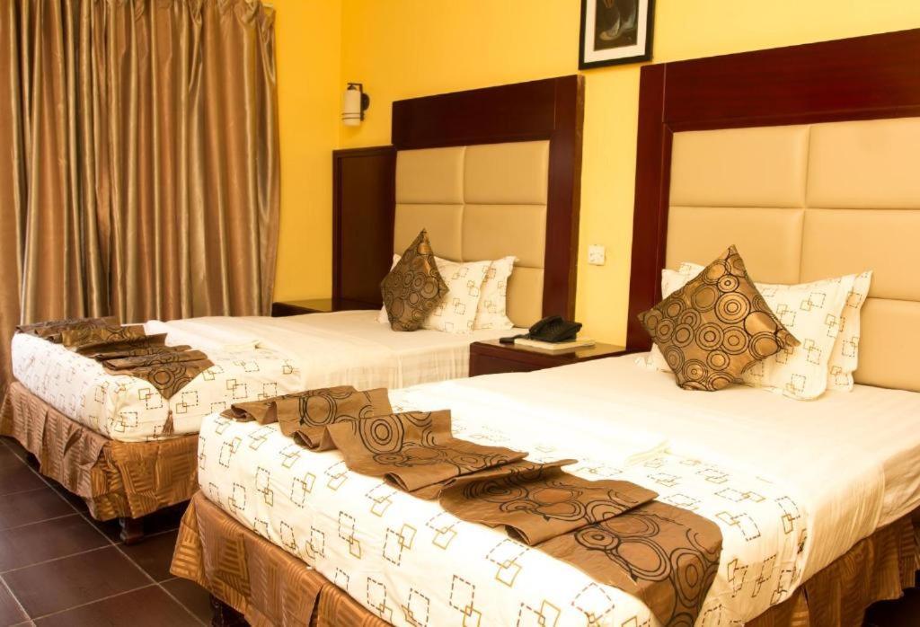 Chamba Valley Exotic Hotel Lusaka Exteriör bild