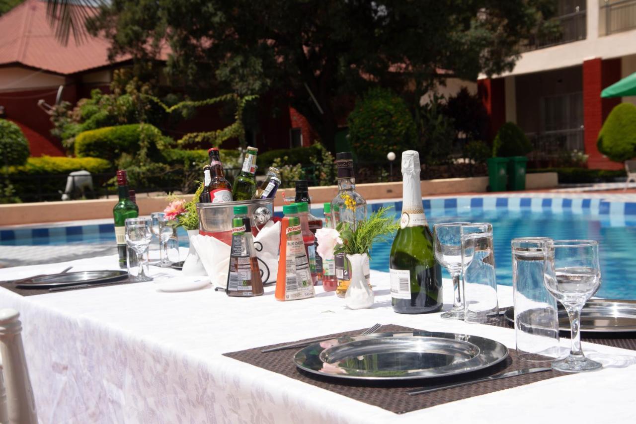 Chamba Valley Exotic Hotel Lusaka Exteriör bild