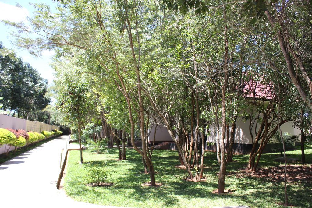 Chamba Valley Exotic Hotel Lusaka Exteriör bild