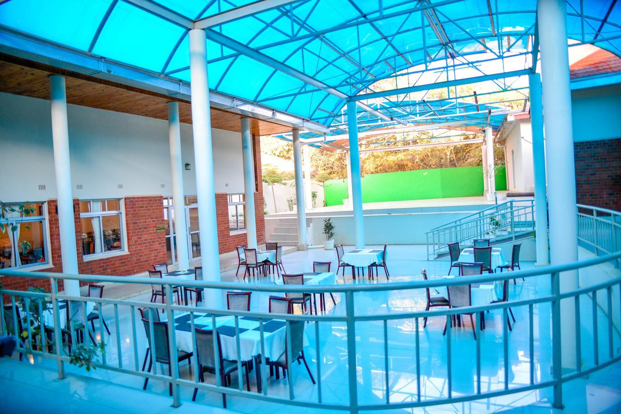 Chamba Valley Exotic Hotel Lusaka Exteriör bild