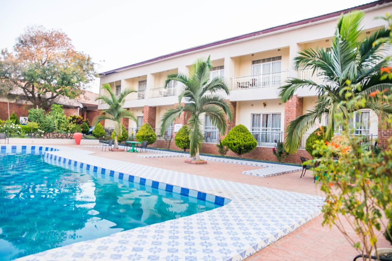 Chamba Valley Exotic Hotel Lusaka Exteriör bild