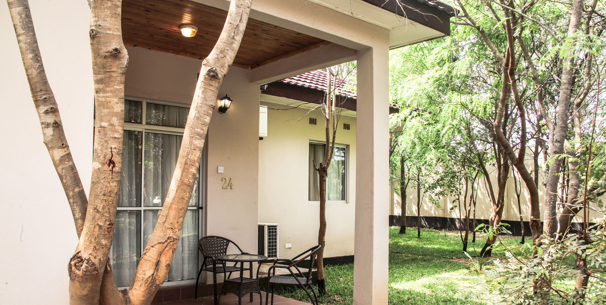 Chamba Valley Exotic Hotel Lusaka Exteriör bild